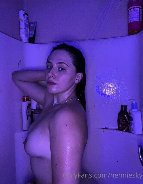 henniesky pornstar sexy picture