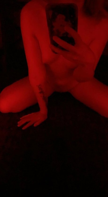 boothloot adult model photo