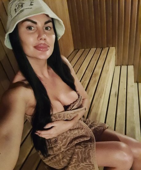 Thibisova perfect pornstar gallery