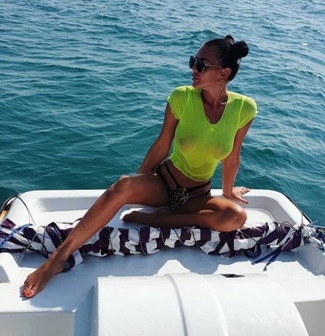 Thibisova perfect actress gallery