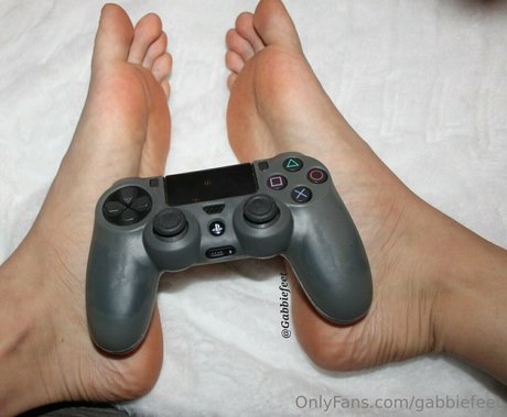 gabbiefeet model naked pictures