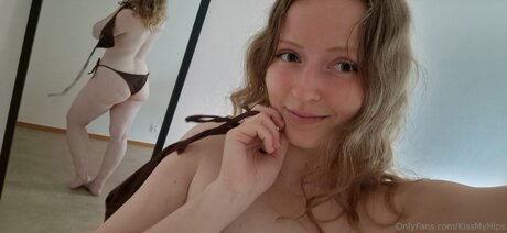 KissMyHips model pretty archive