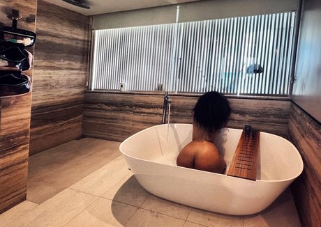 Lovesirensong pretty model gallery