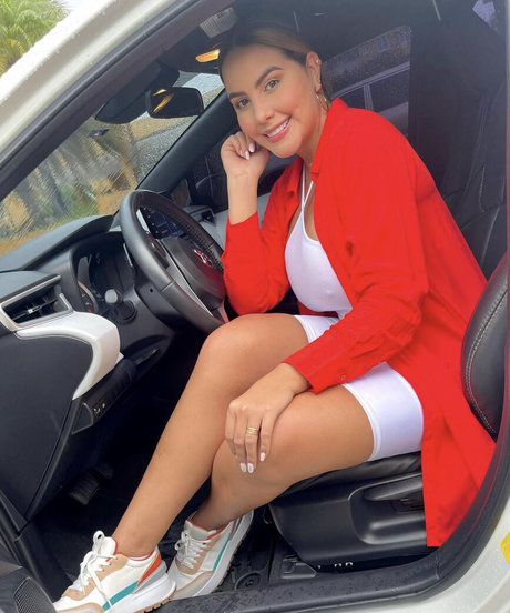 Dakenza Gonzalez model erotic photo