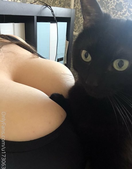 ebony smoking onlyfans pretty photos