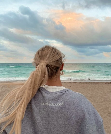 ellaredmond model nude images