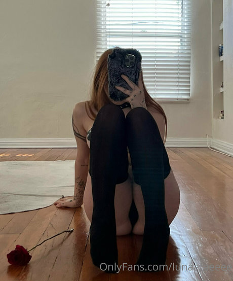 Lunaafaeeee pornstar adult picture