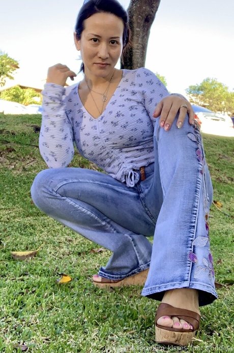 kim kisses foot goddess pornstar hot image