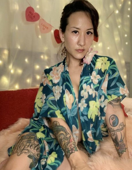 kim kisses foot goddess nude pornstar img