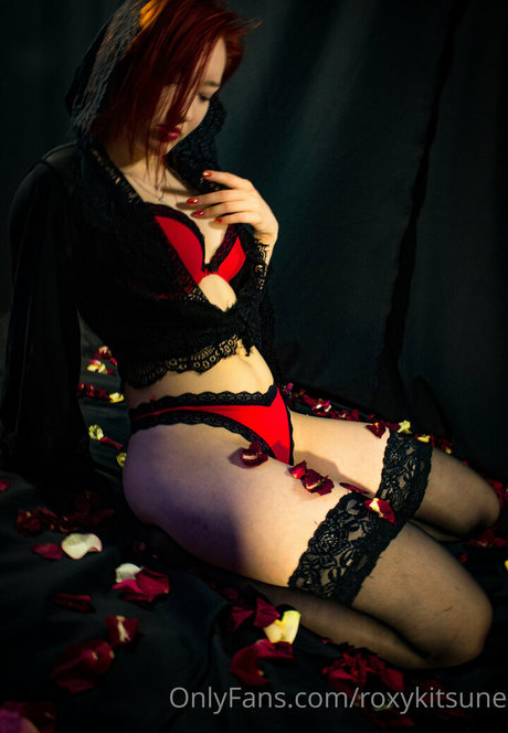roxykitsune xxx model gallery