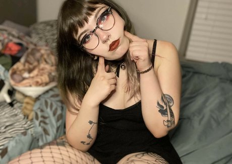 beelzebubsuwu model naked gallery