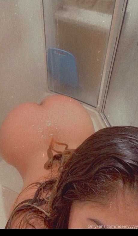 Nelymamiii art star photo