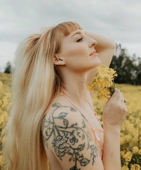 Michaela Green model art archive