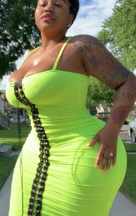 Mya Curvz best model pictures