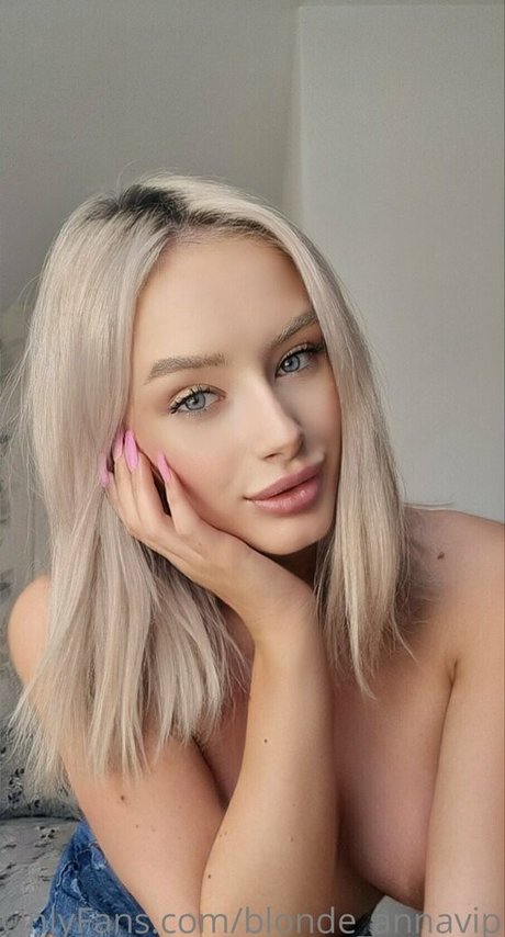 Anna Brown top star img