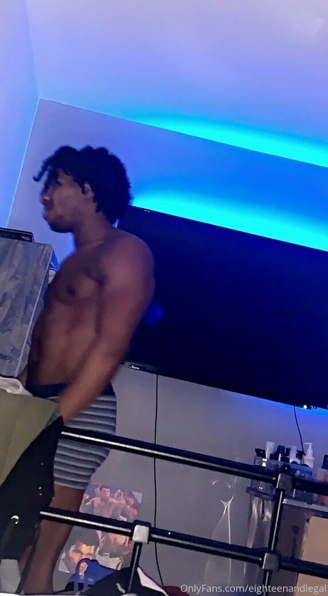 eighteenandlegal model perfect pic