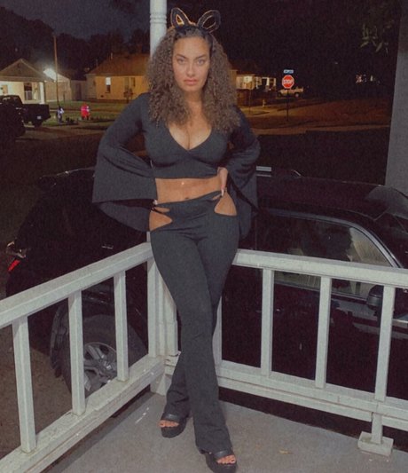 Kennedy Norwood art model image