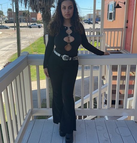 Kennedy Norwood adult model pic