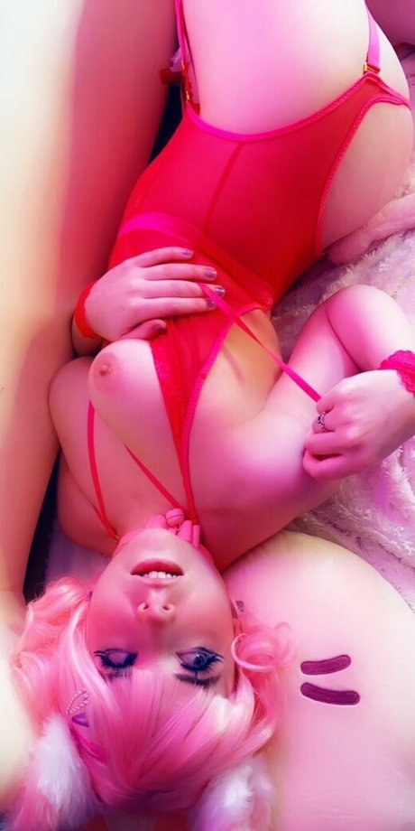 clairecatsby naked model picture