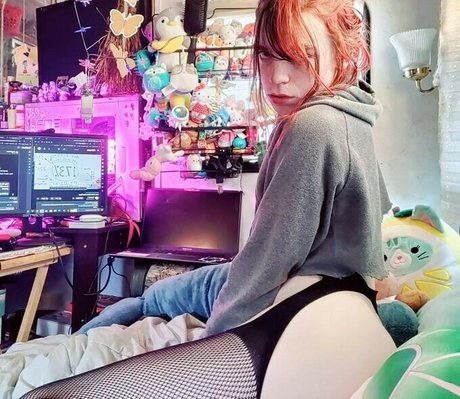 asian cheerleader onlyfans exclusive photo