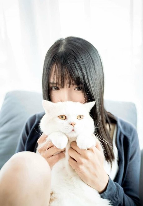 pikiichu model beautiful img