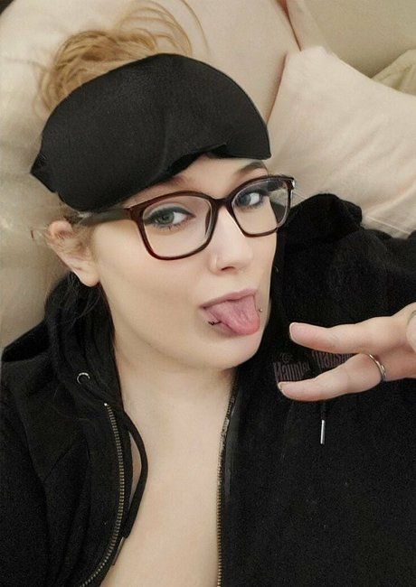 coriifans naked pornstar gallery