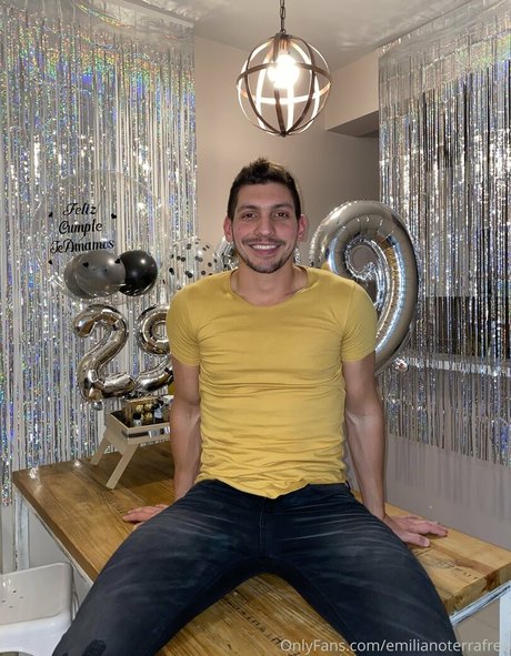 emiliano terra model perfect pics