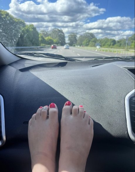 Rory Eliza model best picture