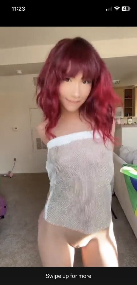 Yourtokengirl model erotic photo