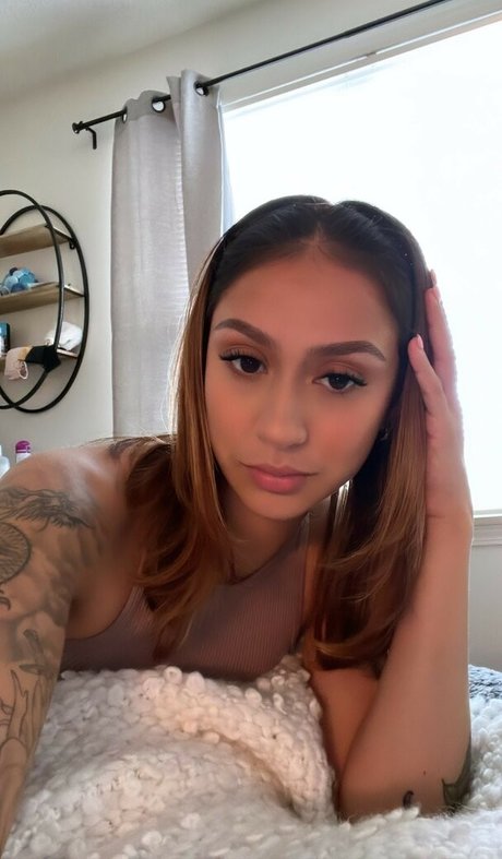 Latina Beauties nude pornstar img