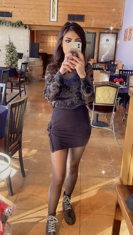 Latina Beauties star naked pic