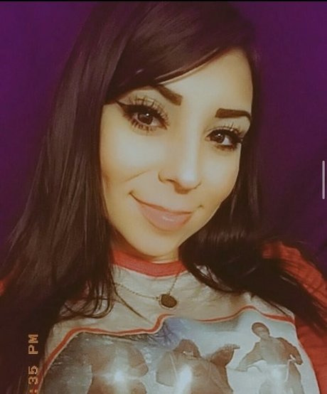 Latina Beauties model free pics