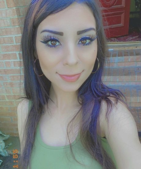 Latina Beauties sexy model gallery