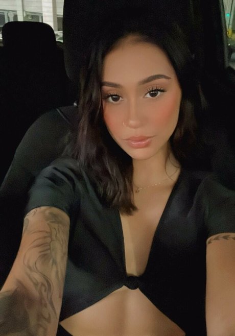 Latina Beauties Photo Gallery