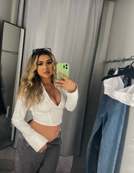 Gisselle Next Door star exclusive photo