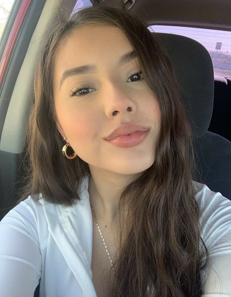 Gisselle Next Door model beautiful images