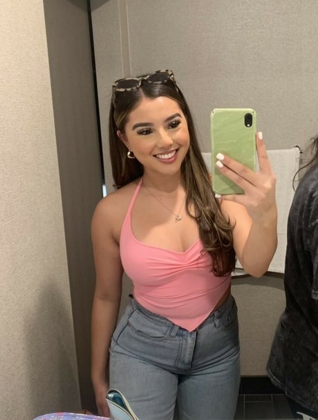 Gisselle Next Door erotic actress images