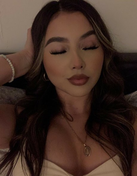 Gisselle Next Door star sexy gallery