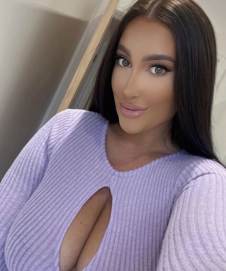 Kirstie V model sexy image