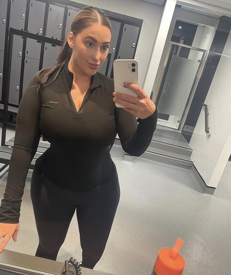 Kirstie V star pretty photos