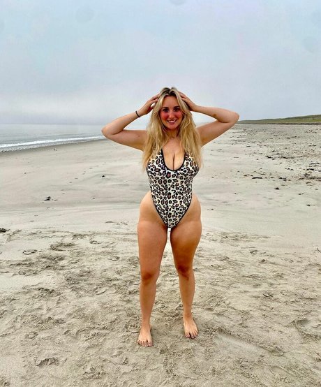 Angelina C hd actress archive