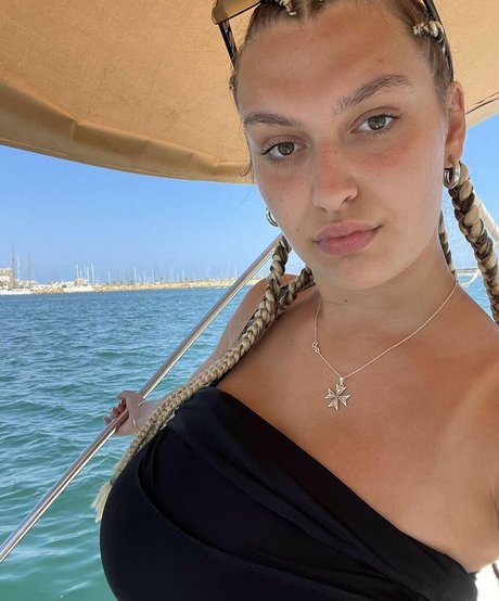 Nell H top pornstar image