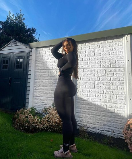 carolinehobday pornstar sex pictures