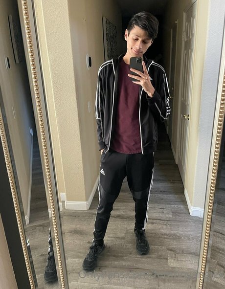 femboyangiesfeet porn star photo