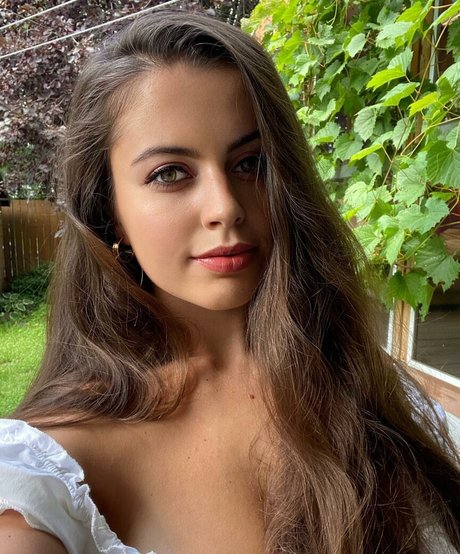 Victoria Boiadgieva star art pic