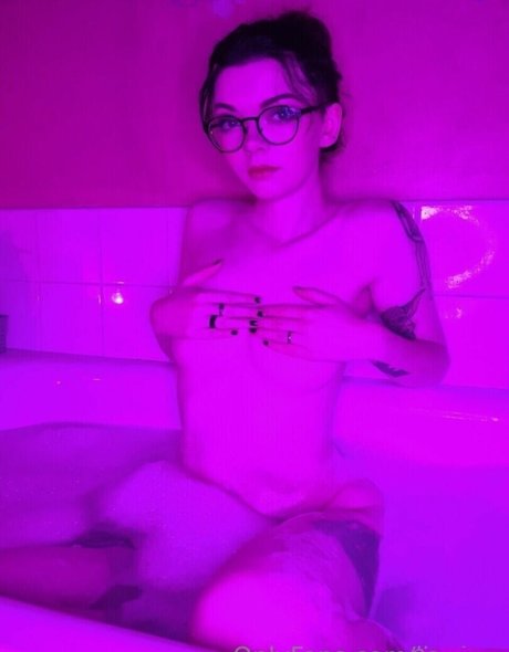 Louise Julie porn actress picture