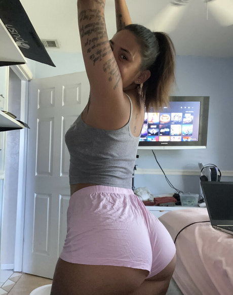 Yas Or Nathali Nostades star exclusive pic