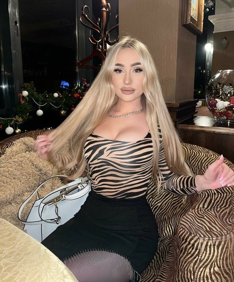 BlondieLana pornographic model pictures