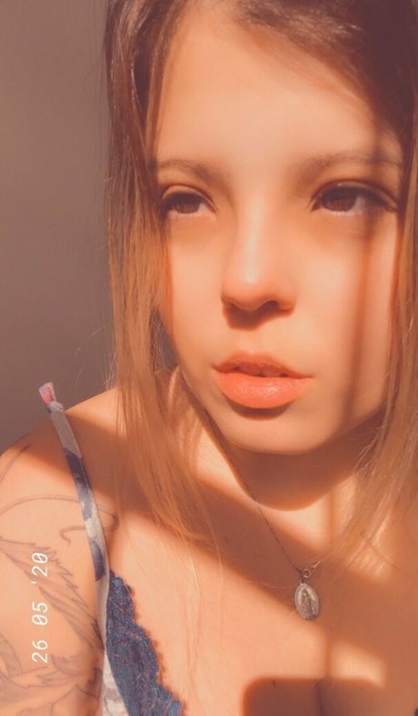 Fah Suicide free model pics