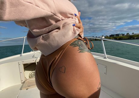 actress onlyfans nude photo